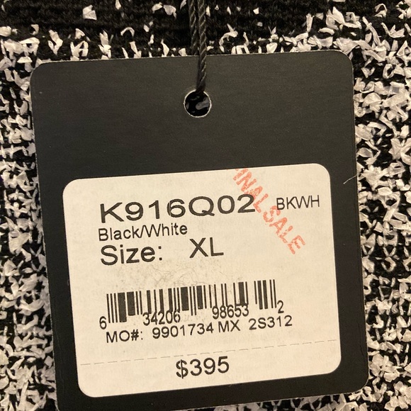 Beautiful NWT St. John suit with three pieces. - Picture 7 of 9